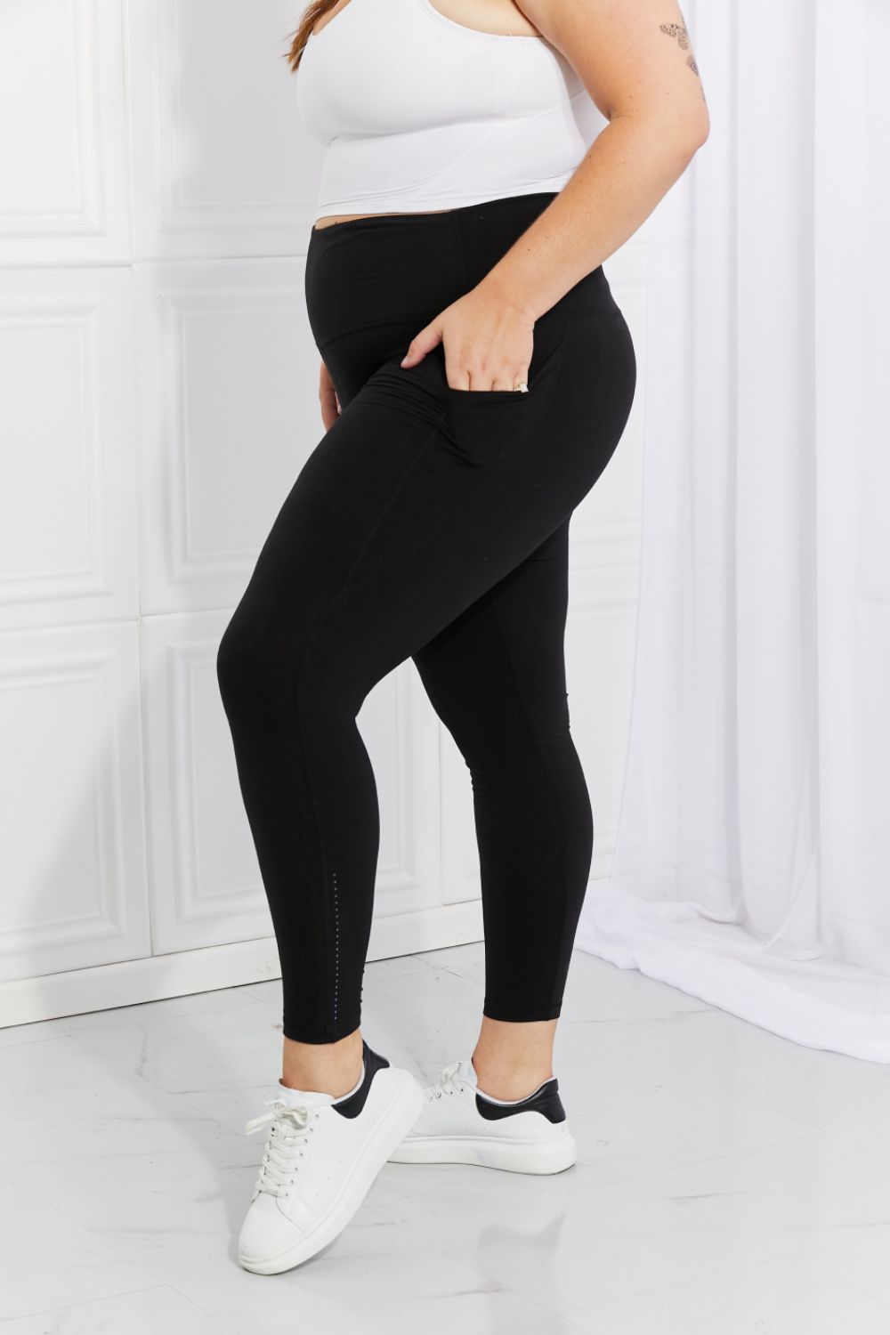 Leggings Depot Full Size Strengthen and Lengthen Reflective Dot Active Leggings-gym-Trendsi-JipsiJunk