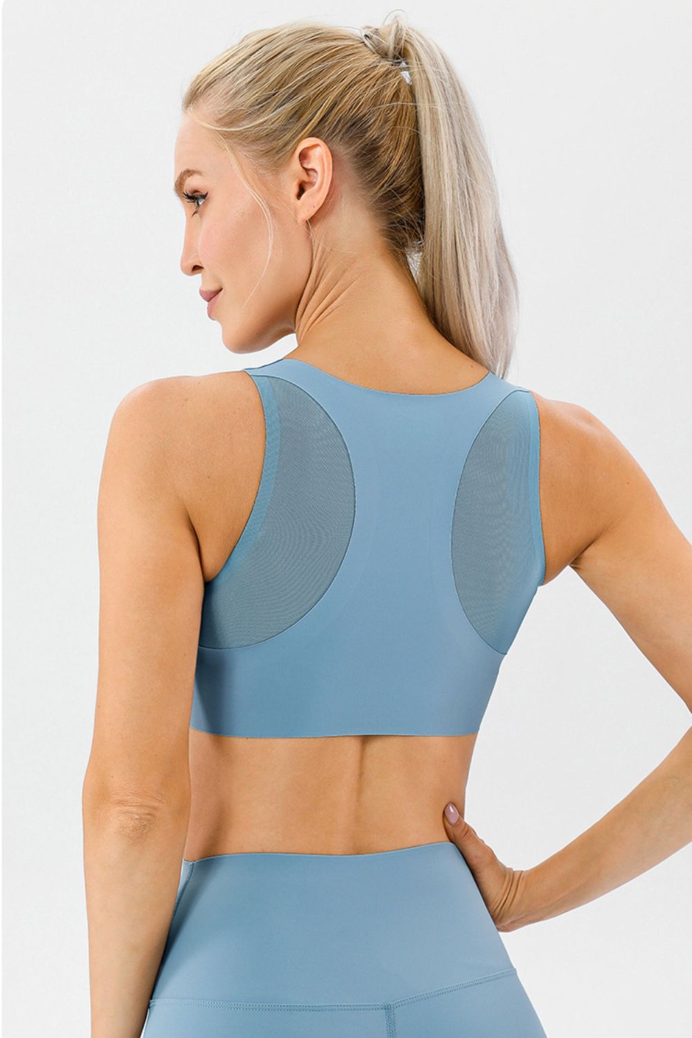 Round Neck Wide Strap Active Bra-Trendsi-JipsiJunk
