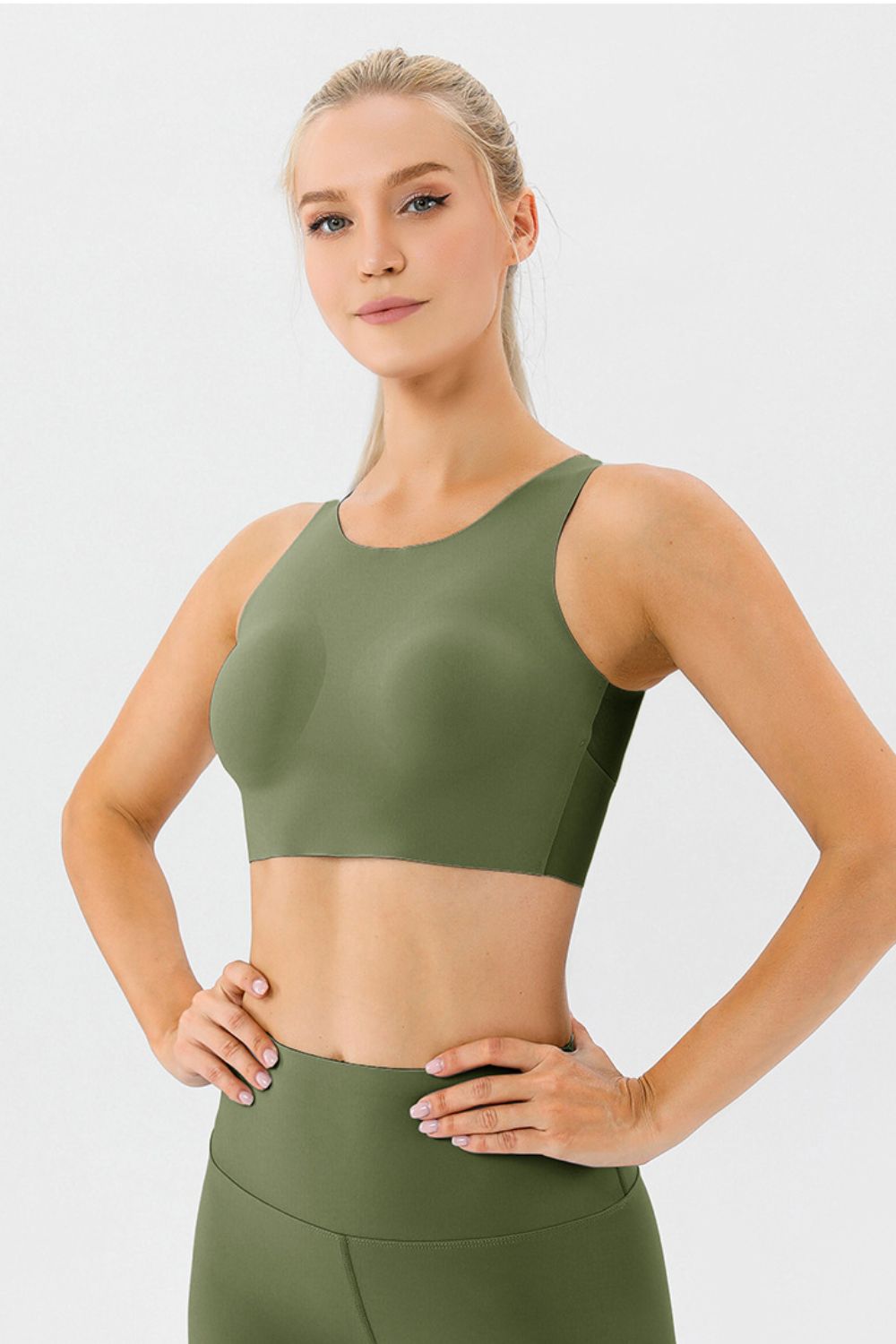 Round Neck Wide Strap Active Bra-Trendsi-JipsiJunk