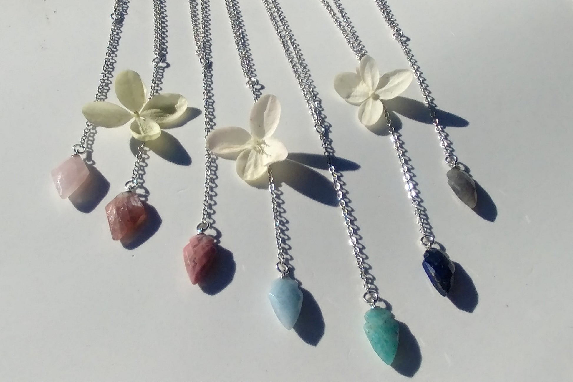 STRAWBERRY QUARTZ TINY SHIELD LARIAT NECKLACE-NECKLACES-Jipsi Junk-JipsiJunk