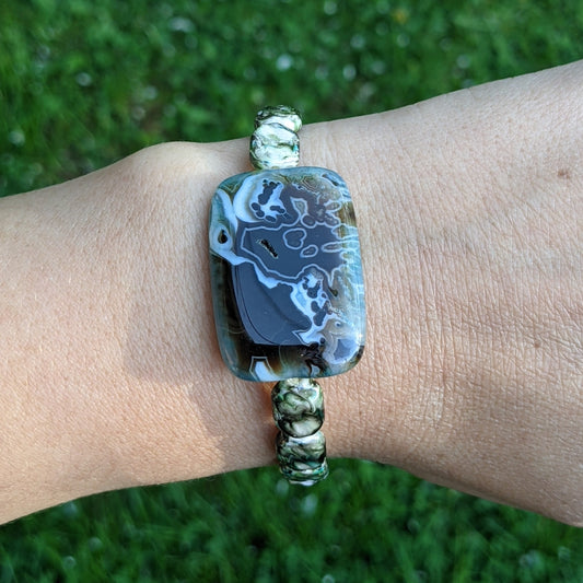 AGATE AND VINTAGE ACRYLIC STRETCH BRACELET-BRACELETS-Jipsi Junk-JipsiJunk