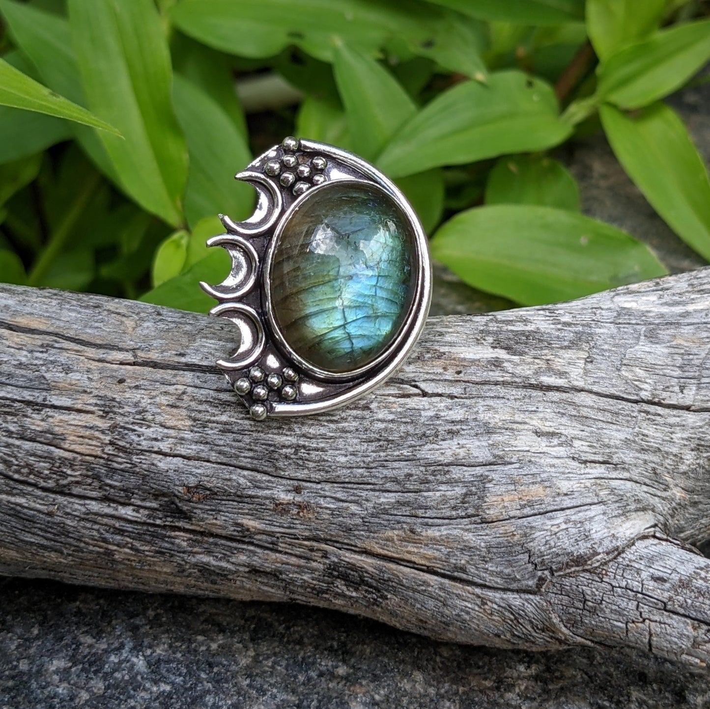 EDGY CRESENT LABRADORITE RING IN STERLING SILVER-RING-Jipsi Junk-JipsiJunk