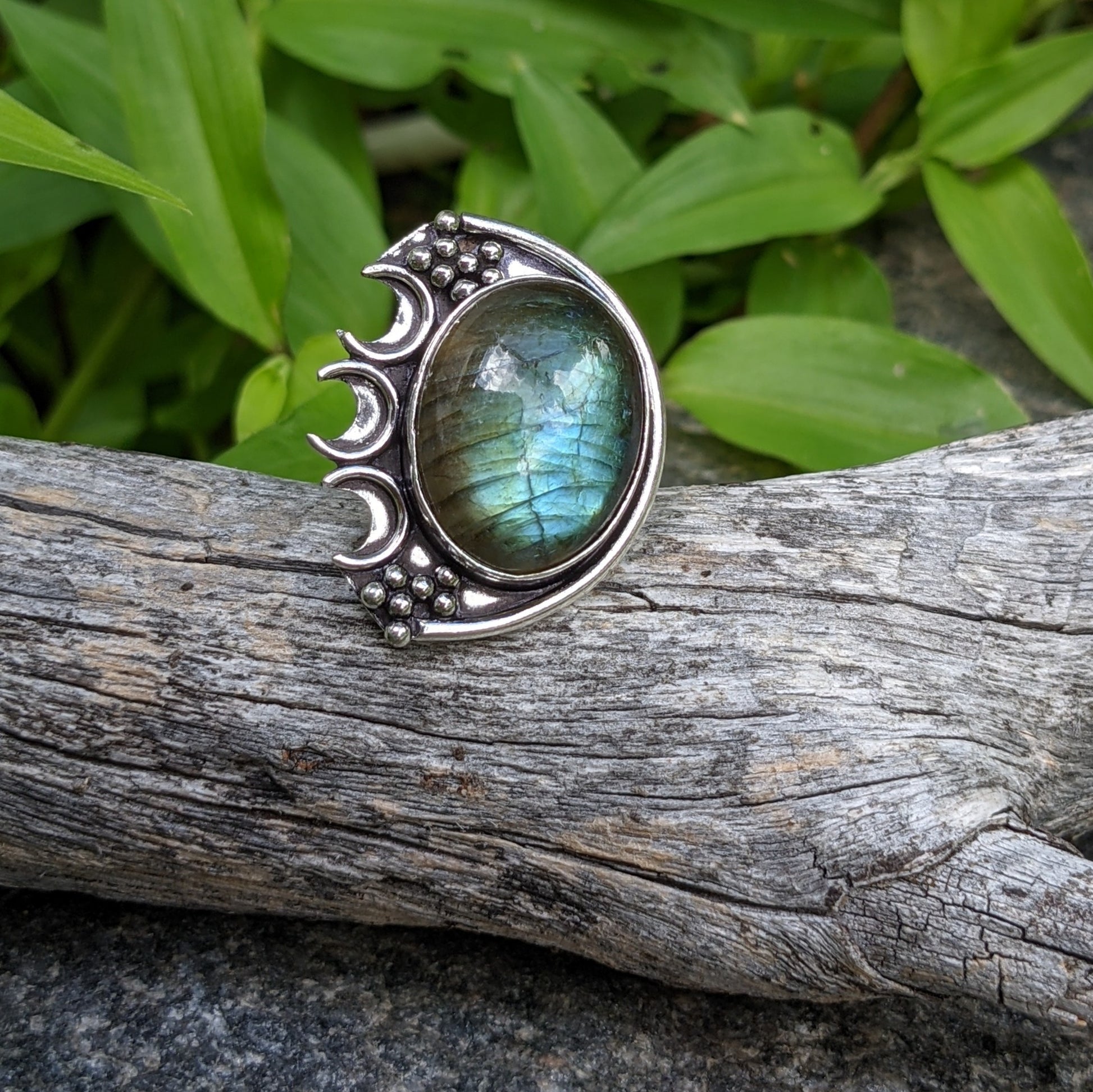 EDGY CRESENT LABRADORITE RING IN STERLING SILVER-RING-Jipsi Junk-JipsiJunk