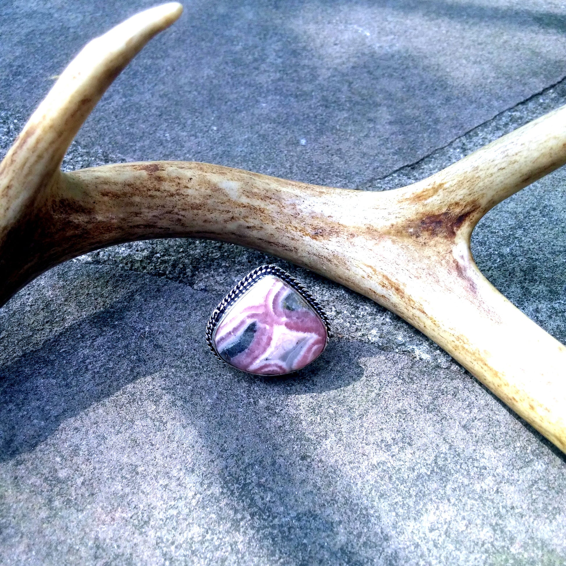 FREEFORM ROUNDED TRIANGLE RHODOCHRISITE RING IN STERLING SILVER-RINGS-Jipsi Junk-JipsiJunk